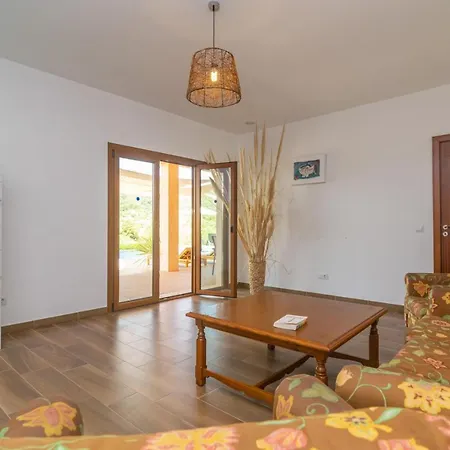 Villa S'albarcoquer *