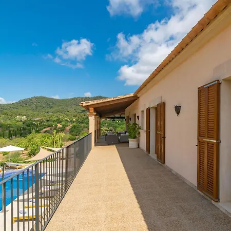 S'albarcoquer Villa